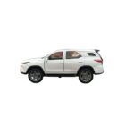 YZ Model Alloy Model Car . White - Image 3