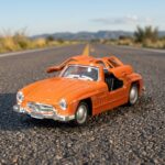 1908 Classic Car Die Cast 1.32 Scale- Mercedes Benz - Orange - Image 2
