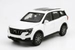 Mahindra XUV 700 1.36 Scale Die Cast